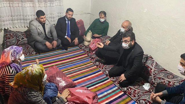 AK Parti Batman İl Başkanı Gür, dar gelirli aileyi ziyaret etti