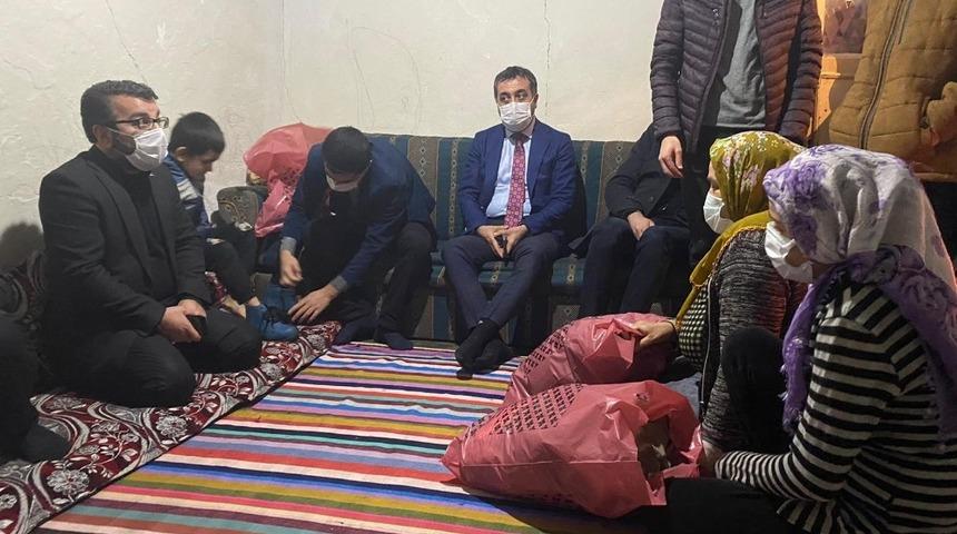 AK Parti Batman İl Başkanı Gür, dar gelirli aileyi ziyaret etti