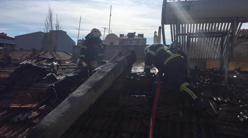 M&uuml;stakil evde &ccedil;ıkan yangın zarara yol a&ccedil;tı