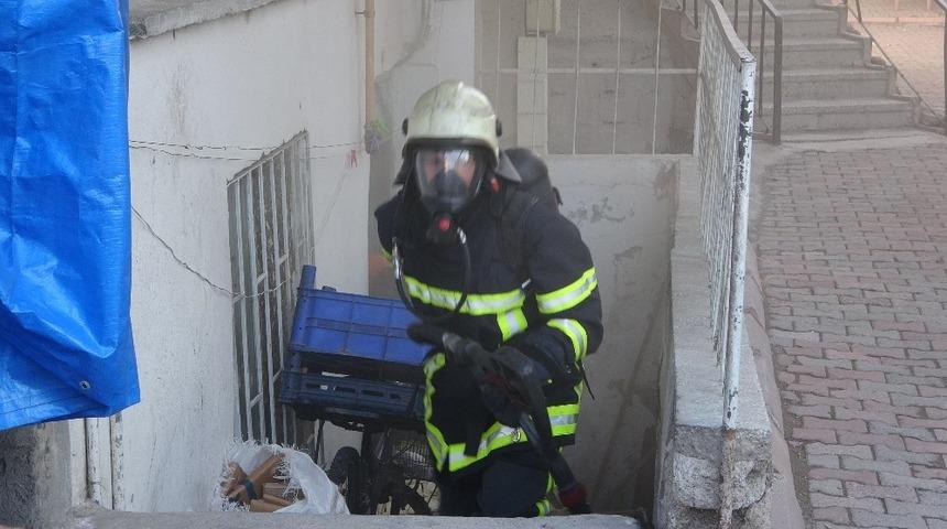 Fevzi &Ccedil;akmak Mahallesi&rsquo;nde korkutan yangın