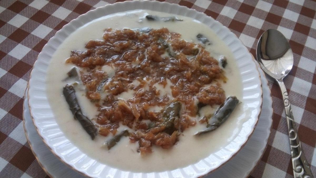 Yeşilyurt&rsquo;un &uuml;nl&uuml; kiraz yaprağı sarması anlatıldı