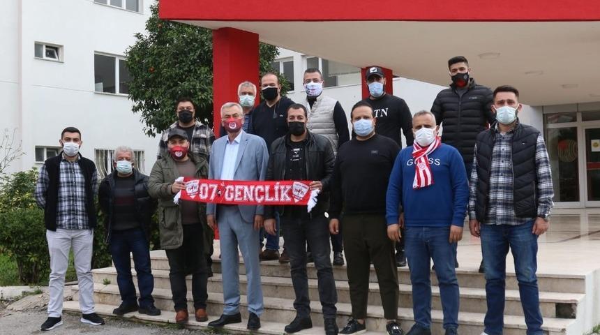 Yılmaz, 07 Gen&ccedil;lik ile buluştu