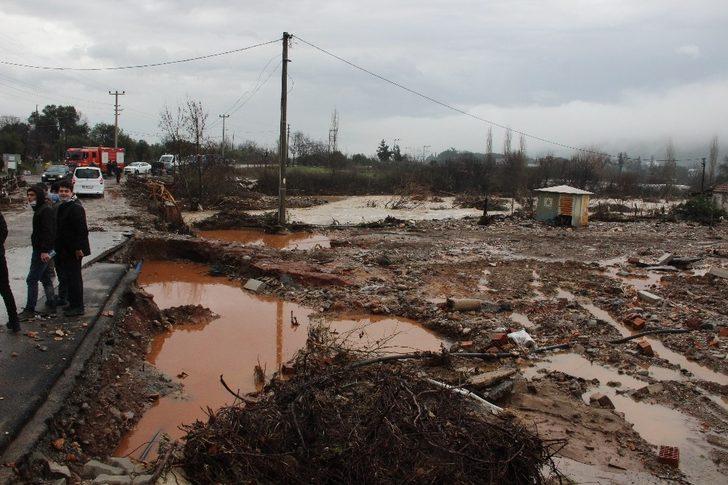 İzmir’deki selde bir kişinin cansız bedenine ulaşıldı, bir kişi aranıyor G3