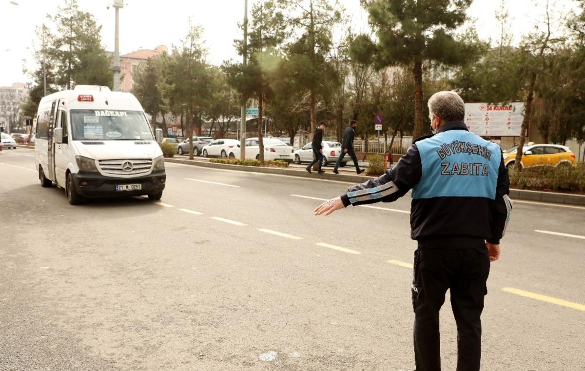 Diyarbakır&rsquo;da minib&uuml;slerde &uuml;cret tarifesi denetimi