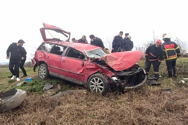 Kontrolden çıkan otomobil takla attı: 1’i bebek 4 yaralı G4