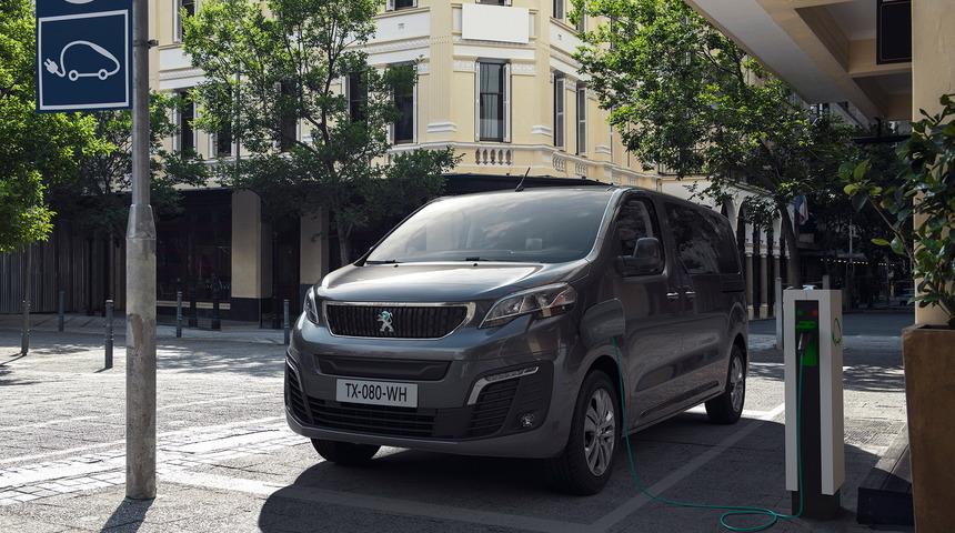 2021 Peugeot e-Traveler yeni batarya seçeneklerine kavuştu