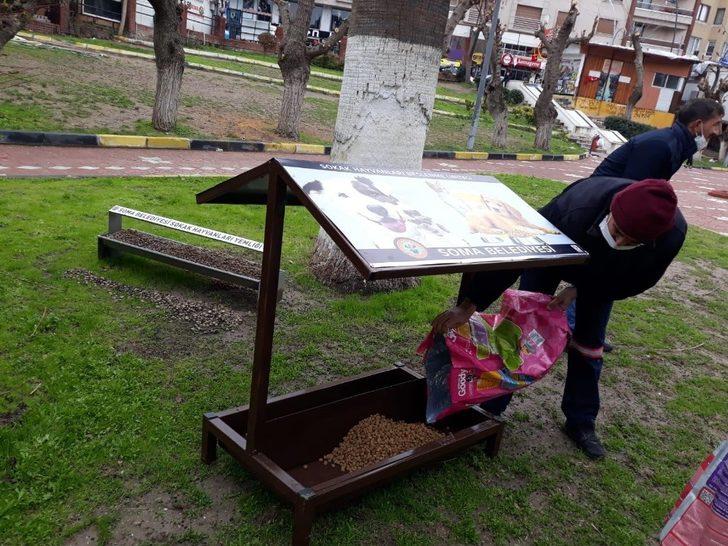 Soma’da sokak hayvanları için korunaklı beslenme ünitesi G3
