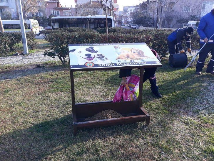 Soma’da sokak hayvanları için korunaklı beslenme ünitesi G5