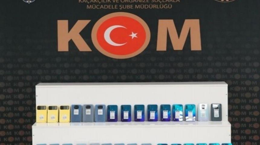 Muş’ta gümrük kaçağı cep telefonları ele geçirildi