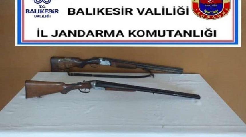 Balıkesir’de jandarma 10 aranan şahsı yakaladı