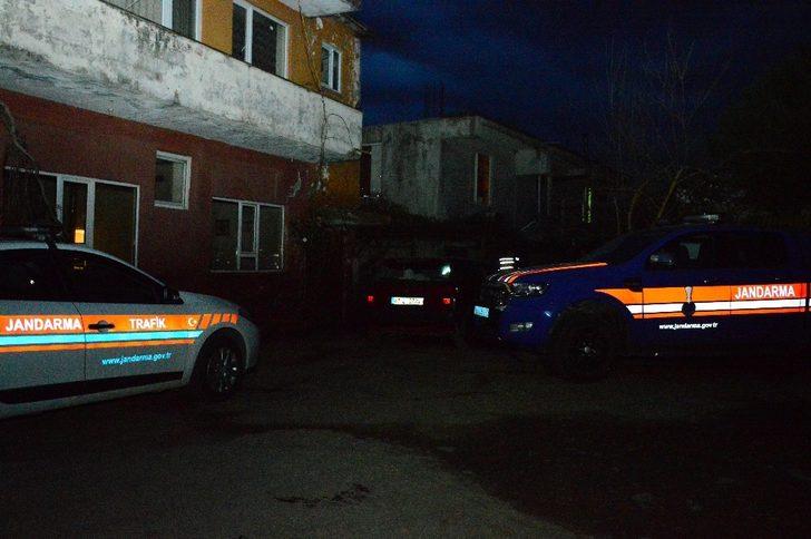 Hayvan koruma derneğinde horoz dövüştürürken yakalandılar G2