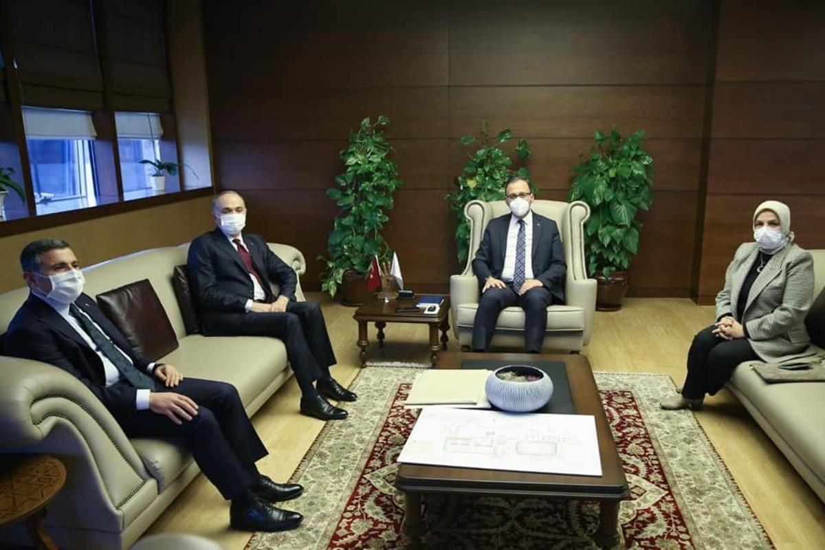 Bakan Kasapoğlu ile spor kompleksi i&ccedil;in g&ouml;r&uuml;şme sağlandı