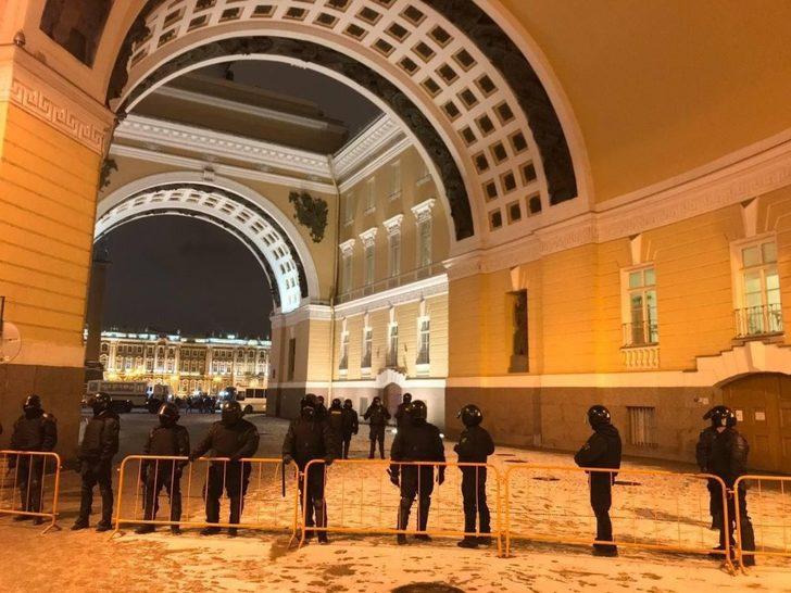 Rusya’da Navalny destekçileri mahkeme kararının ardından sokaklara döküldü G2