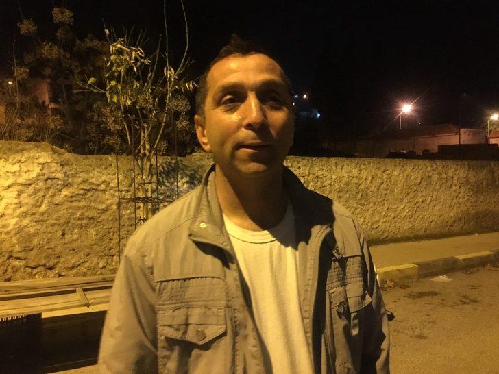 Tarihi binanın çatısından beton parçaları koptu G2