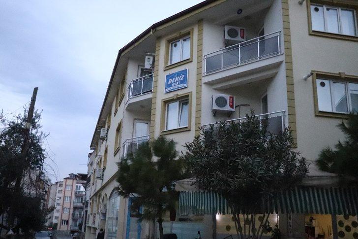 Apart dairesinde çıkan kavgada 1 kişi silahla yaralandı G2