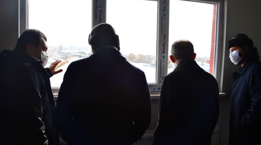 Vali Öner, Tekstil Atölyesinde İncelemelerde Bulundu