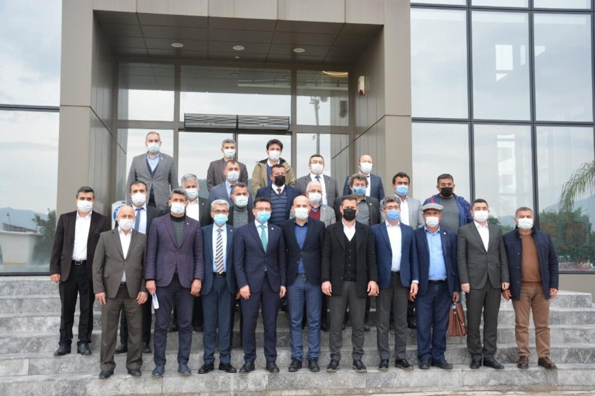 Kumluca&rsquo;da yaş meyve sebze sekt&ouml;r&uuml; konuşuldu