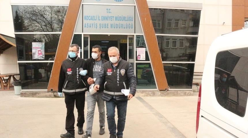 Ev arkadaşını bıçaklayarak öldüren zanlı tutuklandı