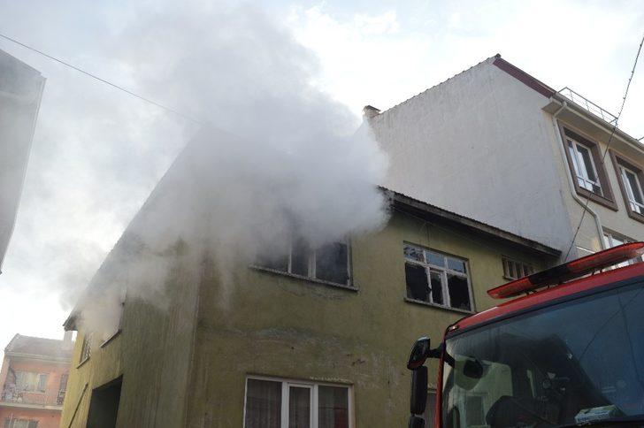 Eskişehir’de sobadan çıkan yangında 2 çocuk yaralandı G2