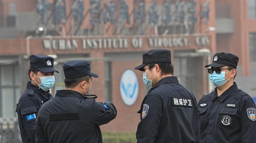 Koronavir&uuml;s: WHO heyeti, komplo teorilerinin odağındaki Wuhan Viroloji Laboratuvarı'nda