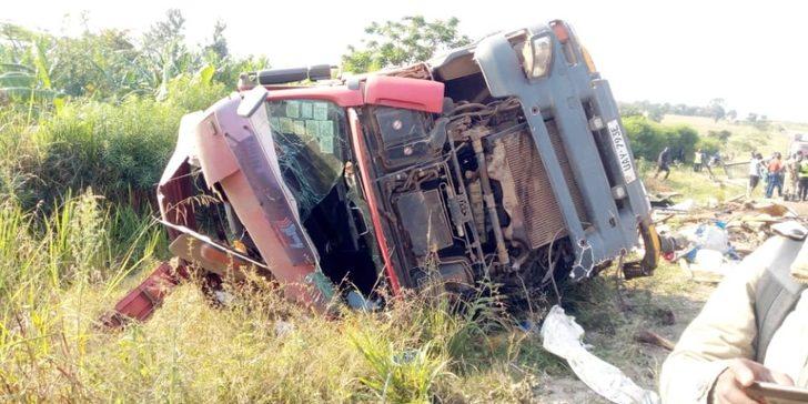 Uganda’da 5 aracın karıştığı zincirleme kaza: 32 ölü G3