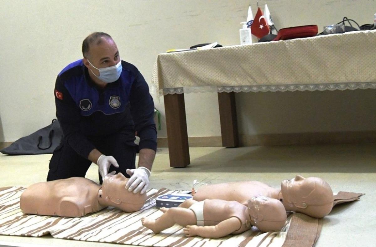 İlkyardımcılar yetiştiriliyor