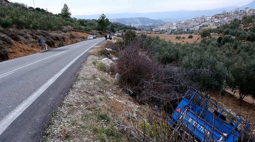 Mersin’de tarım aracı devrildi: 1 yaralı