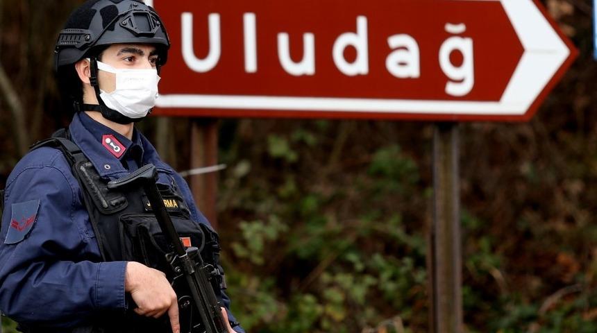 Uludağ’da denetimler sıklaştı! Ekipler, sosyal mesafe uyarısı yapıyor