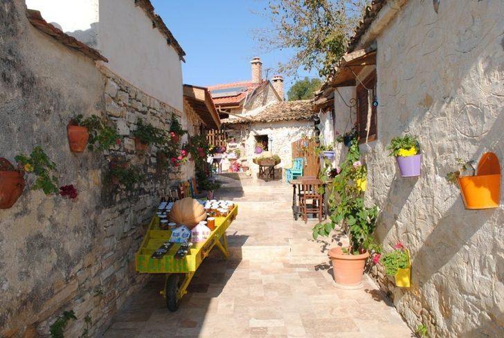 Kuşadası Belediyesi Caferli’nin özgün mimarisini koruma kararı aldı G2