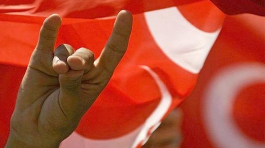 MHP'den flaş bozkurt işareti a&ccedil;ıklaması