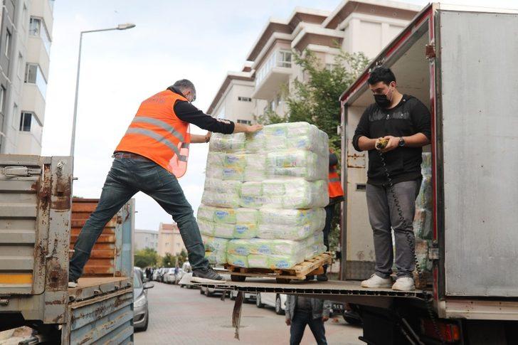 Atakum’dan 2020’de 13 ilçeye 3 bin 550 koli giyim yardımı G4