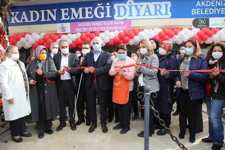 Başkan Gültak, kooperatif üyesi kadınlarla Kadın Emeği Diyarında buluştu G1