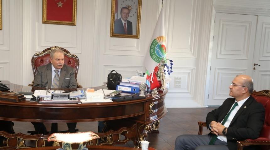 Demirtaş: &ldquo;Biz vatandaşımıza hizmet etmek i&ccedil;in buradayız&rdquo;