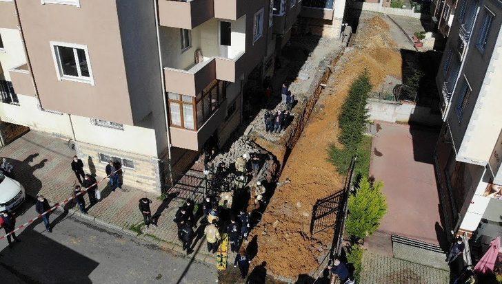 Ümraniye’de toprak altında kalan işçiyi kurtarma çalışmaları havadan görüntülendi G2