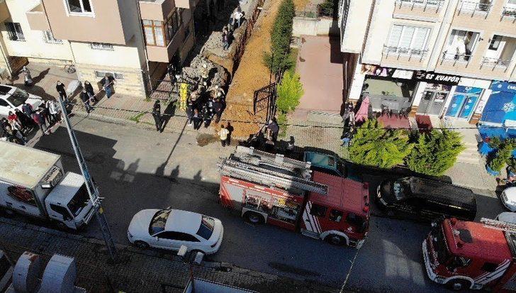 Ümraniye’de toprak altında kalan işçiyi kurtarma çalışmaları havadan görüntülendi G4