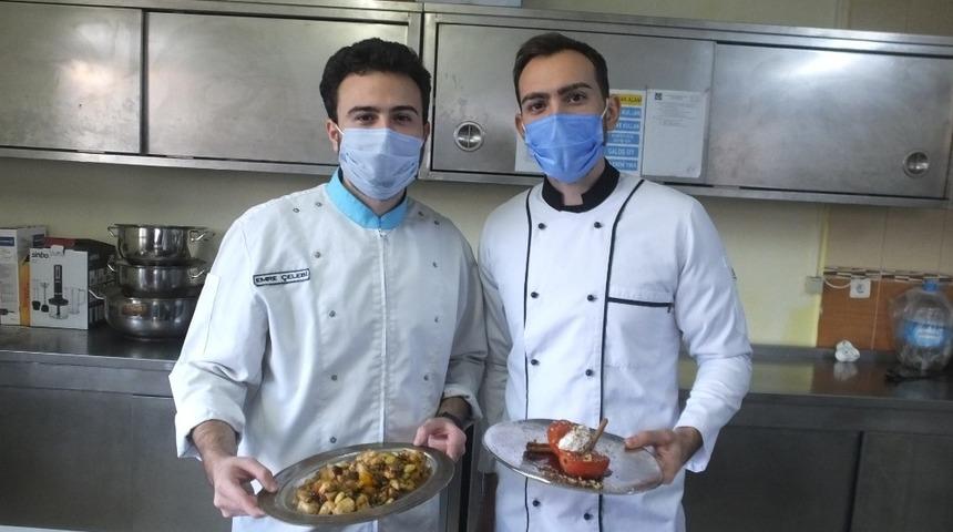 Aynı mesleği seçtiler birlikte kurs veriyorlar