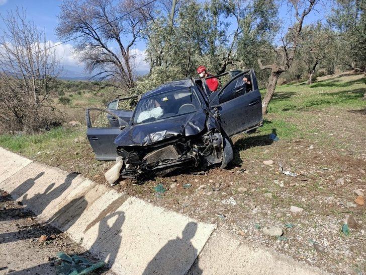 Takla atan araçta 3 kişi yaralandı G2