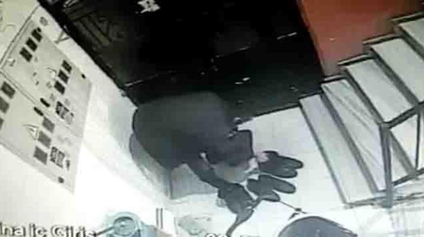 Gaziosmanpaşa’da ayakkabı hırsızı kamerada