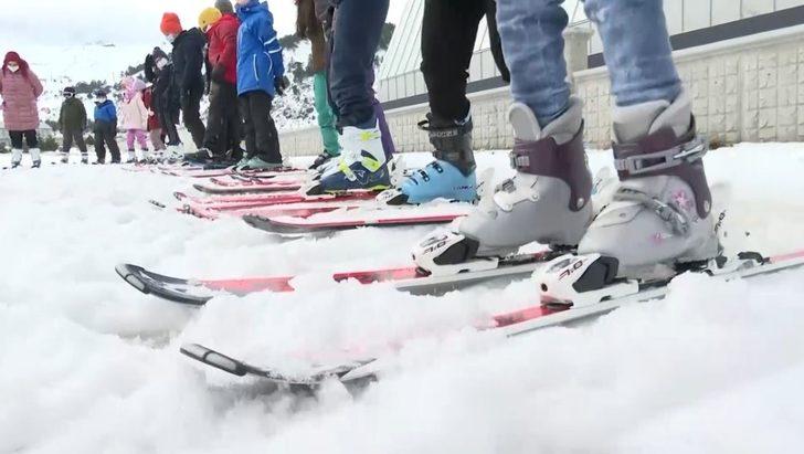 Isparta’da 350 öğrenci ücretsiz kayak öğreniyor G4