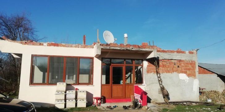 Rüzgardan çatısı uçan evlerde zarar tespit çalışmaları G4