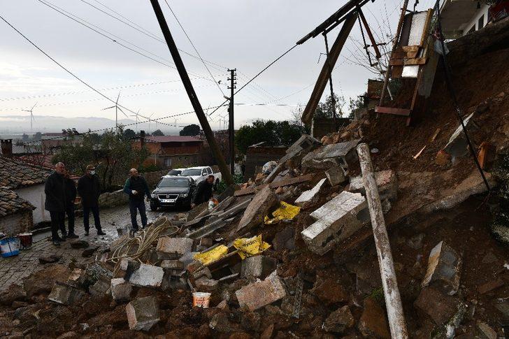 Söke’de duvar göçtü, ev askıda kaldı G3