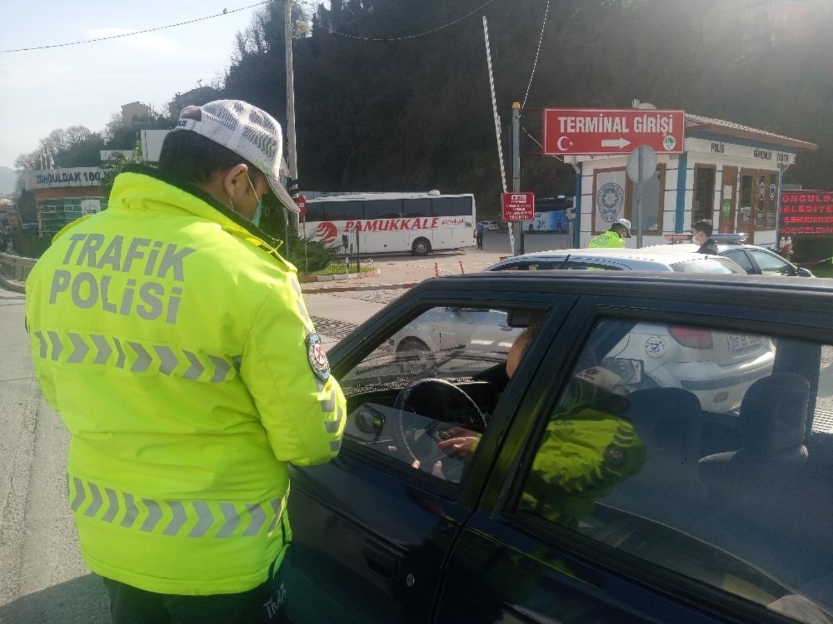 Radar cezası yiyen s&uuml;r&uuml;c&uuml; kolonya ile teselli buldu