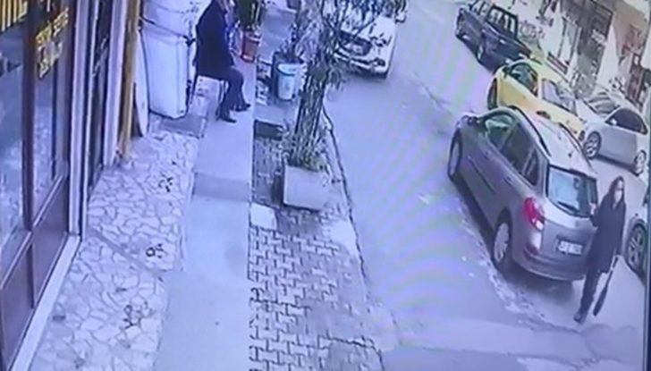 Geri manevra yaparken yaşlı kadına çarptı G4