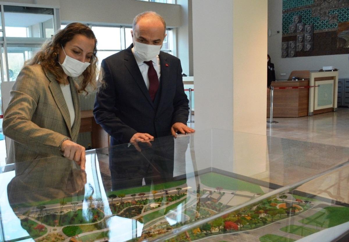 Başkan &Ouml;zl&uuml; ve Rekt&ouml;r &Ccedil;akar D&uuml;zce&rsquo;yi konuştu