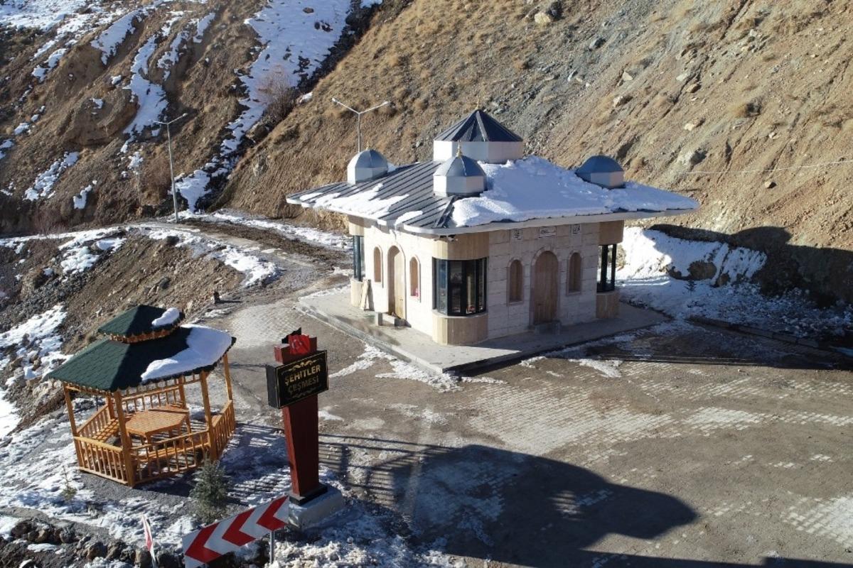 &Ccedil;ığda hayatını kaybedenlerin anısına mescit ve &ccedil;eşme inşa edildi