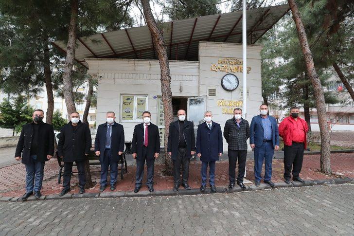 Başkan Tahmazoğlu taksi duraklarını ziyaret etti G4