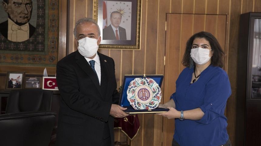 TÜBİTAK teşvik ödülü sahibi Çadırcı’dan Rektör Çomaklı’ya ziyaret