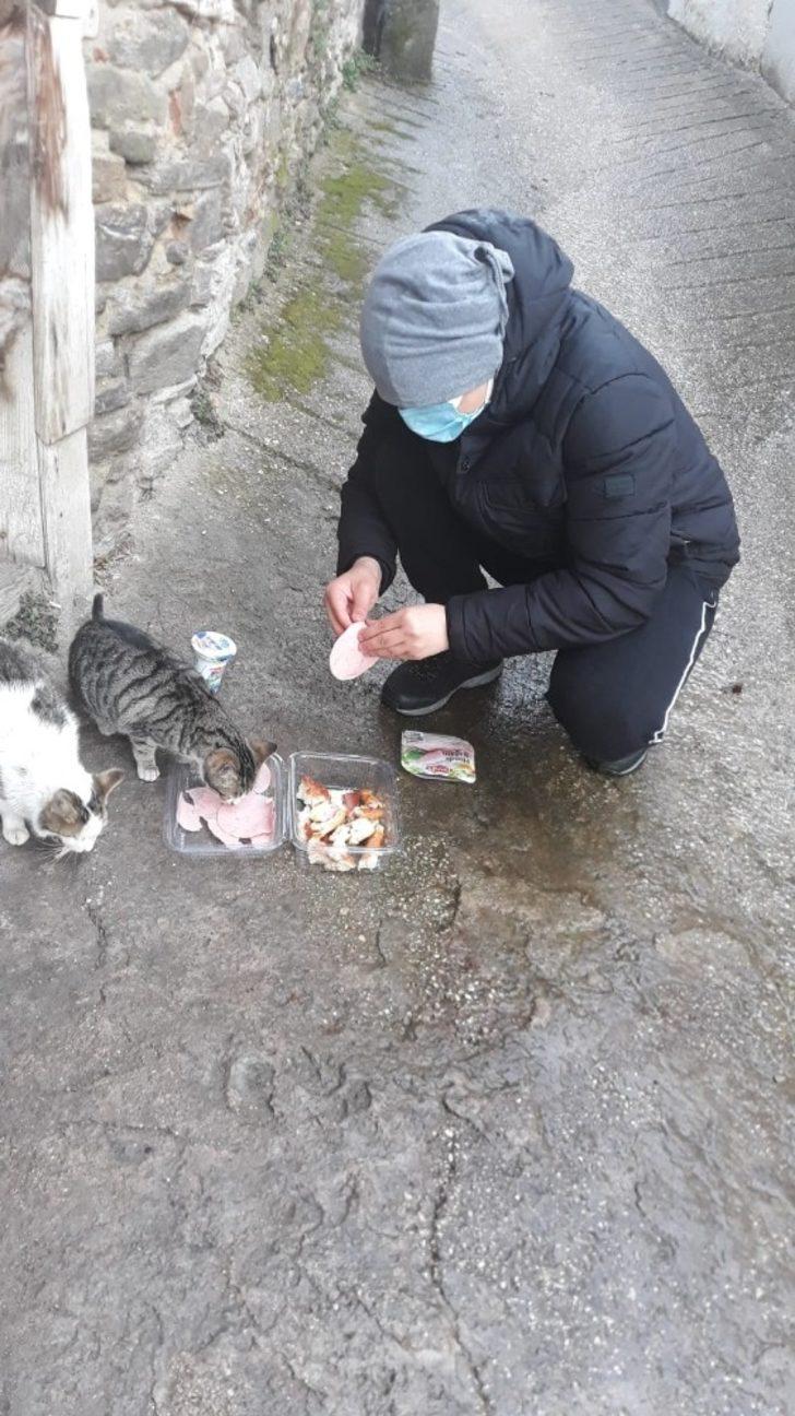 “İnsaf et, israf etme” sloganıyla bayat ekmek kutusu noktaları oluşturuldu G4