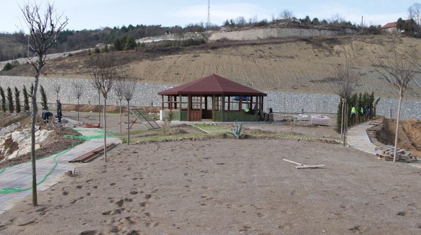 Başkan Bozkurt seyir terasında incelemelerde bulundu