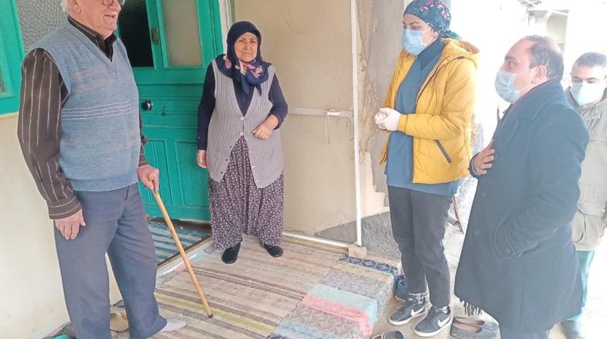 H&uuml;y&uuml;k&rsquo;te 75 yaş &uuml;st&uuml; 800 kişiye Covid-19 aşısı